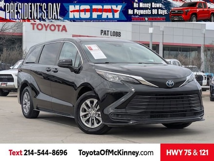 2024 Toyota Sienna LE Van Passenger Van