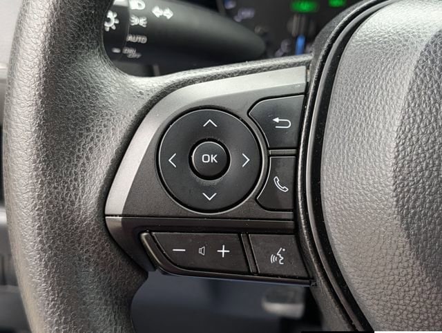 2022 Toyota RAV4 XLE - Photo 21