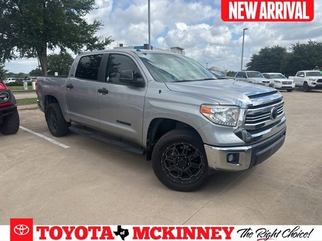 2016 Toyota Tundra SR5 4.6L Crew Max Short Bed's photo