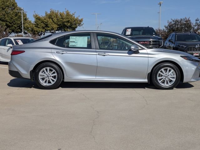 2026 Toyota Camry LE photo 4