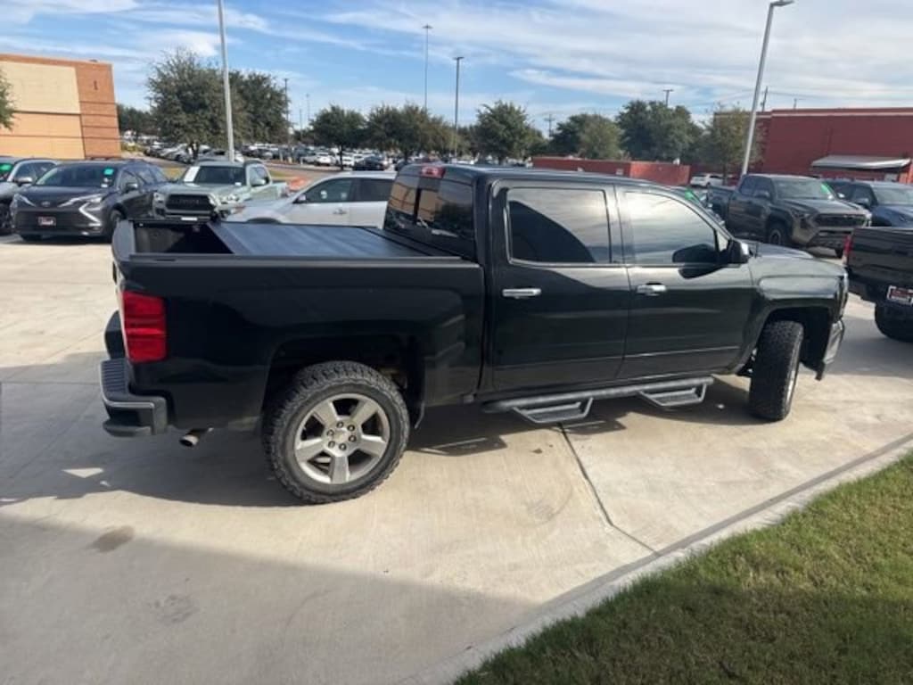 Used 2018 Chevrolet Silverado 1500 LT Truck Crew Cab