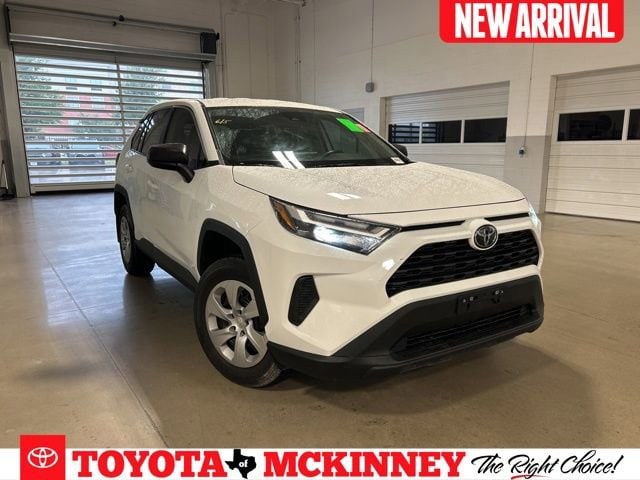 2024 Toyota RAV4 LE FWD's photo