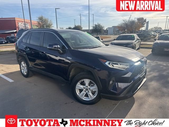2021 Toyota RAV4 XLE's photo