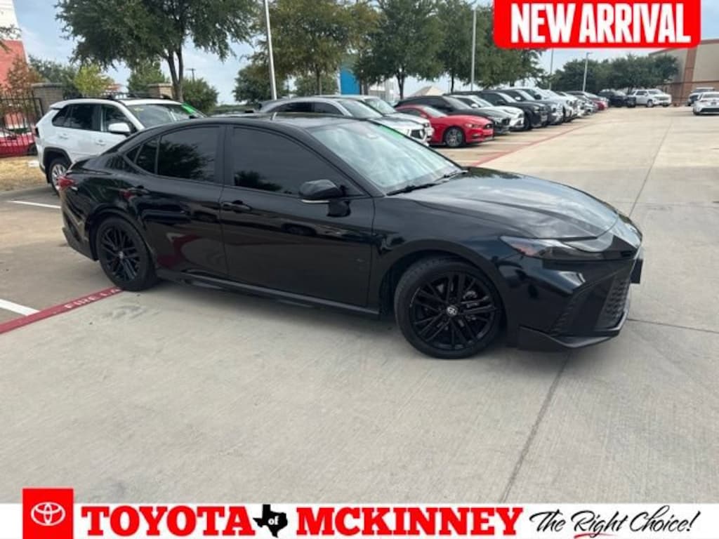 Used 2025 Toyota Camry SE Sedan