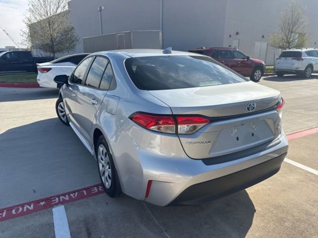 Used 2025 Toyota Corolla Hybrid LE Sedan