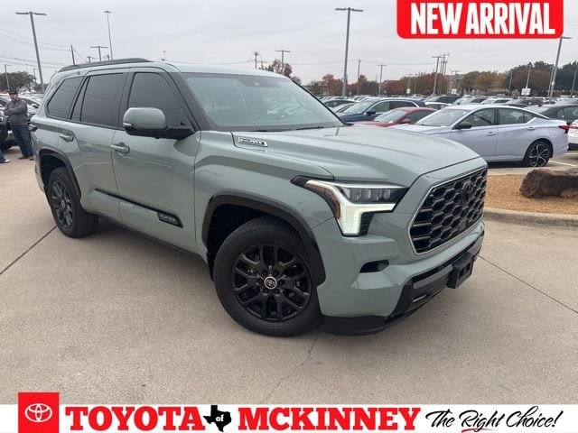 2024 Toyota Sequoia Platinum's photo