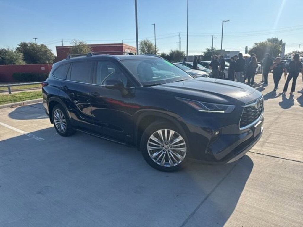 Used 2023 Toyota Highlander Hybrid Platinum SUV