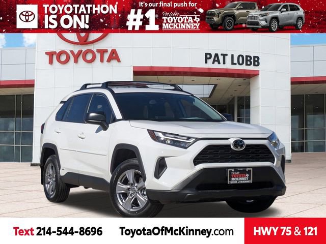 2025 Toyota RAV4 LE's photo
