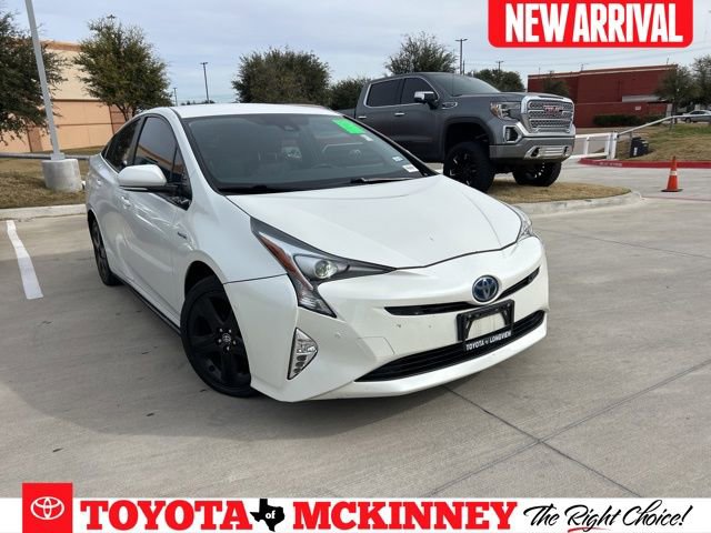 2018 Toyota Prius Three's photo