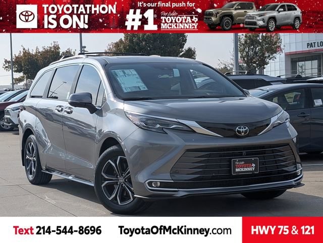 2026 Toyota Sienna Platinum's photo