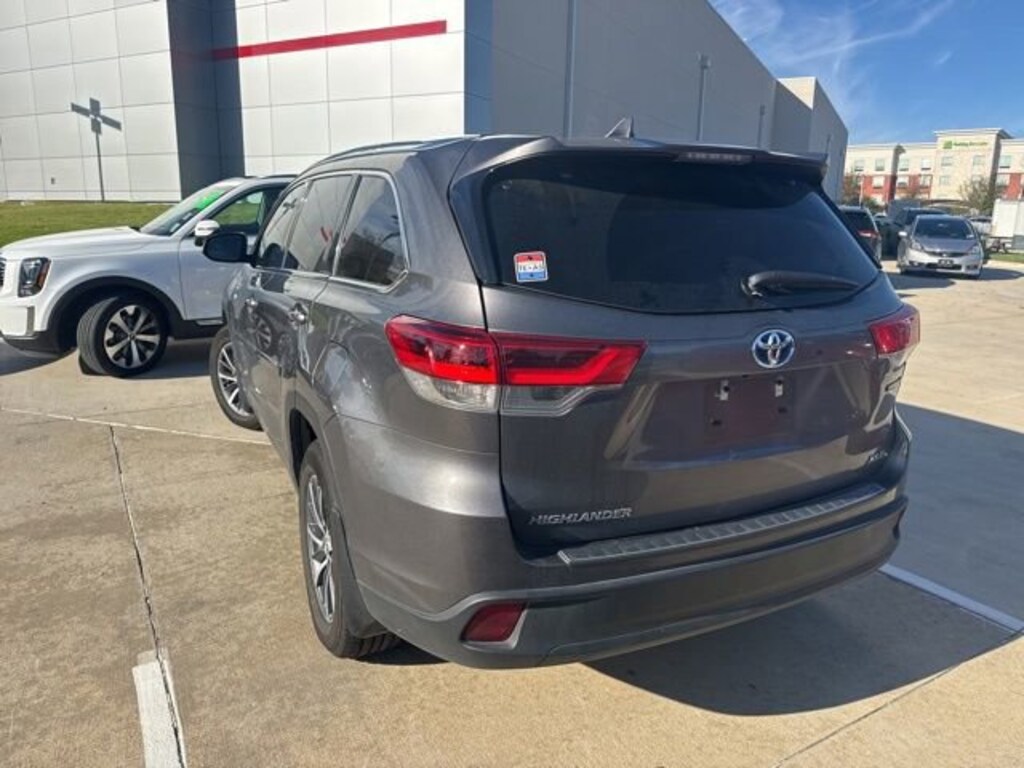 Used 2018 Toyota Highlander Hybrid XLE SUV
