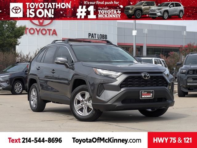 2025 Toyota RAV4 XLE's photo