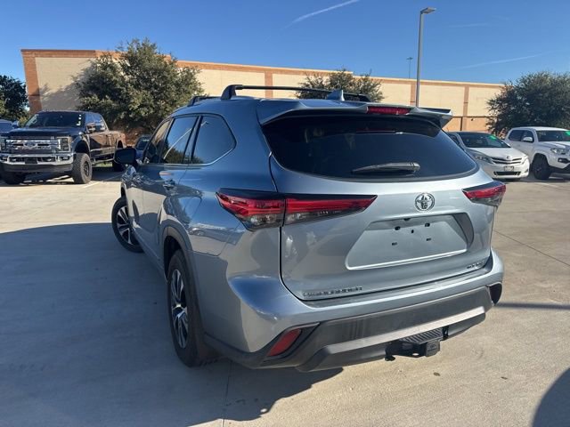 2022 Toyota Highlander XLE photo 4