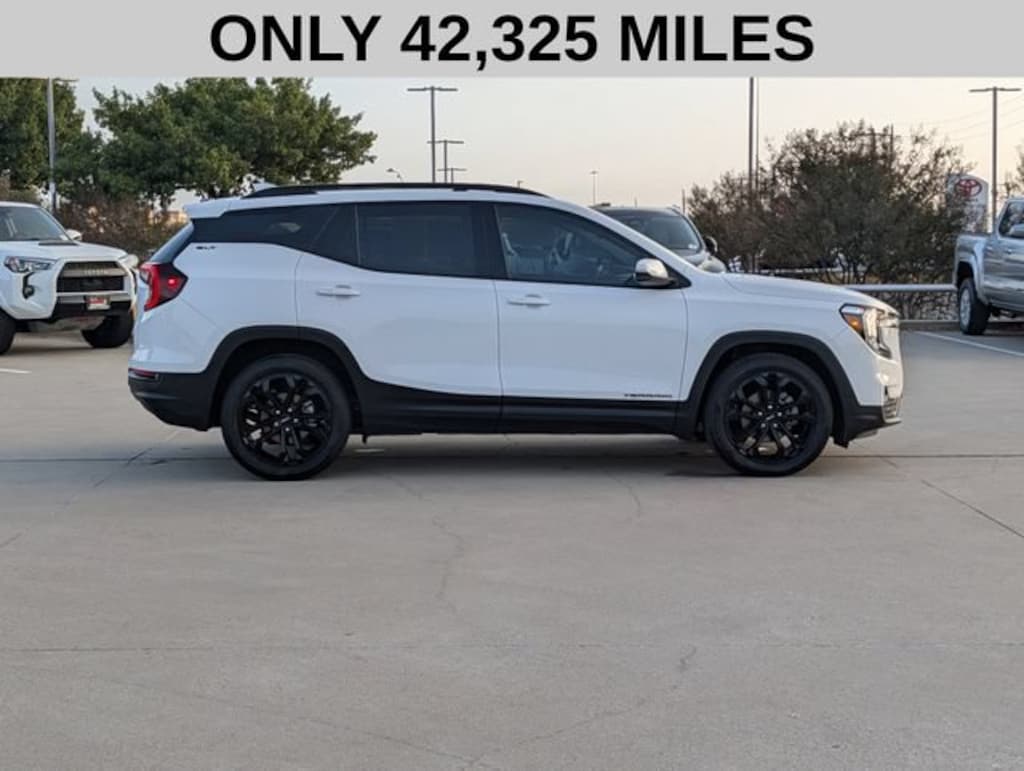 Used 2022 GMC Terrain SLT SUV