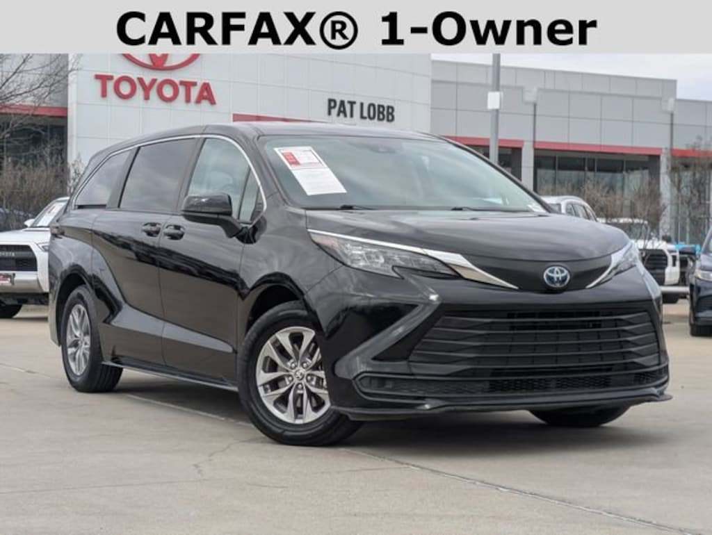 Used 2024 Toyota Sienna LE Van Passenger Van