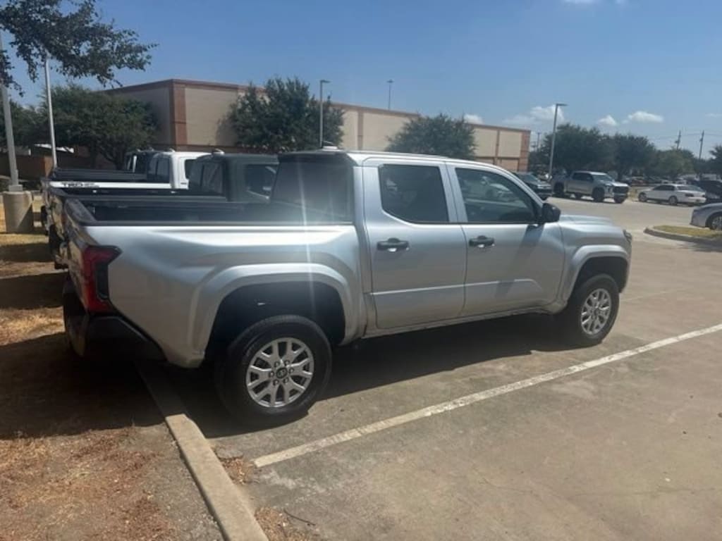 Used 2025 Toyota Tacoma SR Truck Double Cab