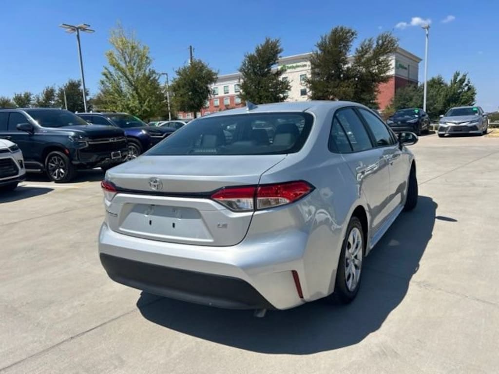Used 2025 Toyota Corolla LE Sedan