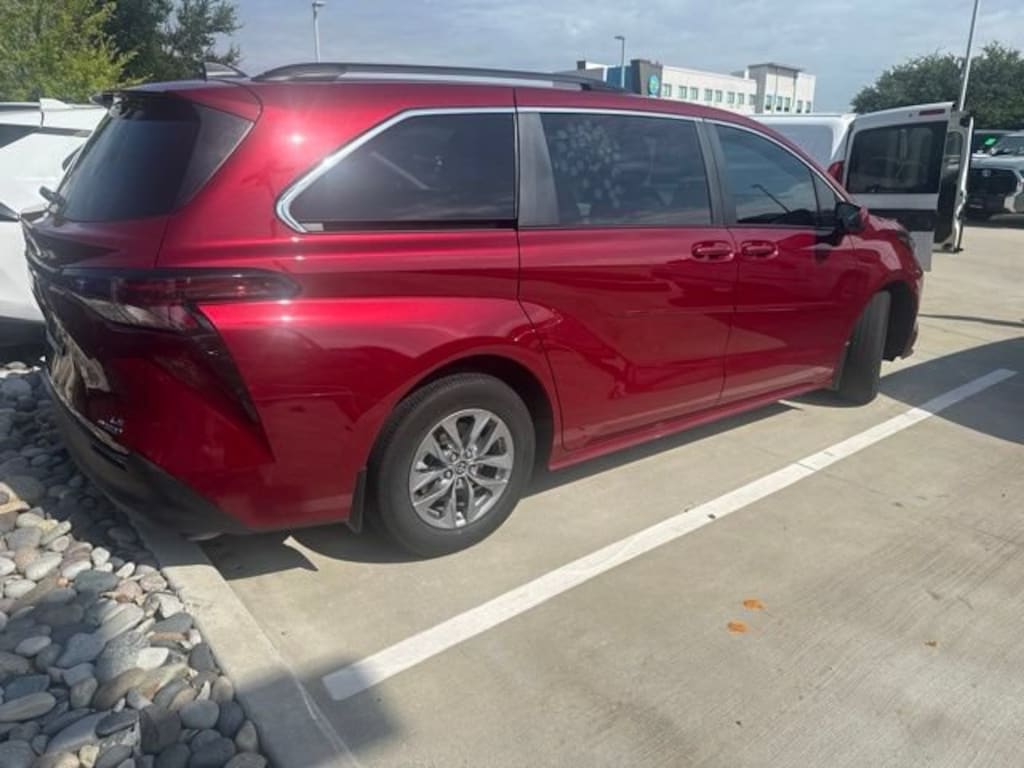 Used 2023 Toyota Sienna LE Van Passenger Van