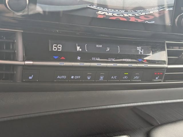 2022 Toyota Sienna XSE - Photo 20