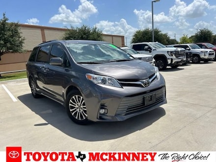 2019 Toyota Sienna XLE Van