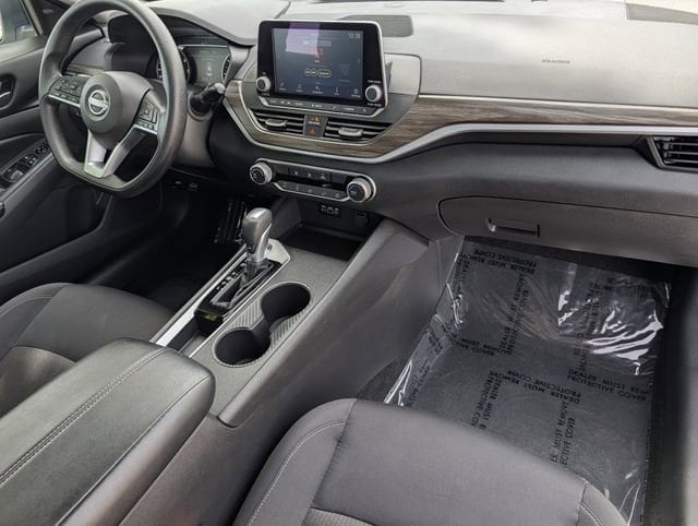 2025 Nissan Altima SV - Photo 30