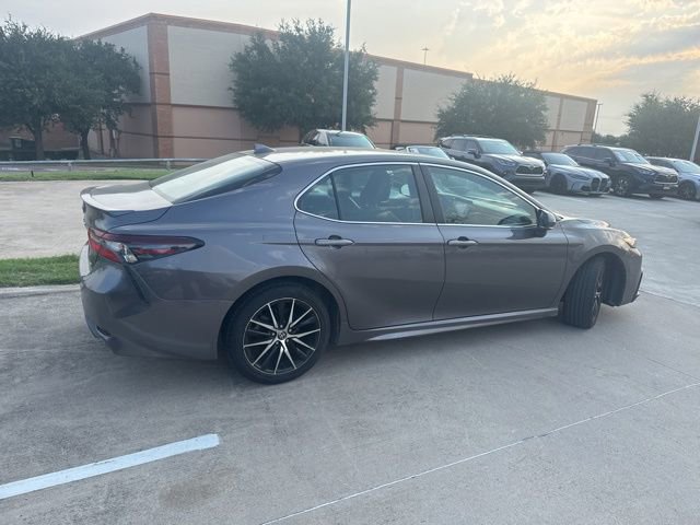 2023 Toyota Camry SE photo 3