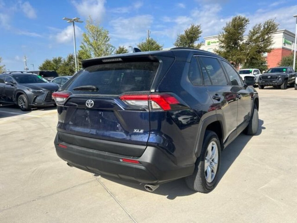 Used 2021 Toyota RAV4 XLE SUV