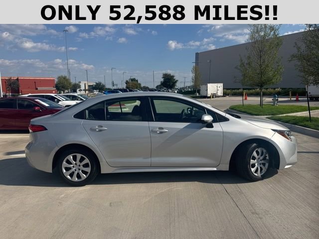 2022 Toyota Corolla LE photo 2
