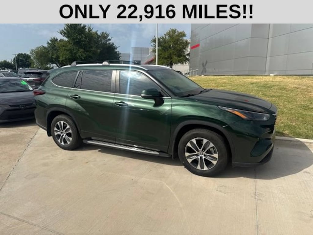 Used 2024 Toyota Highlander XLE SUV