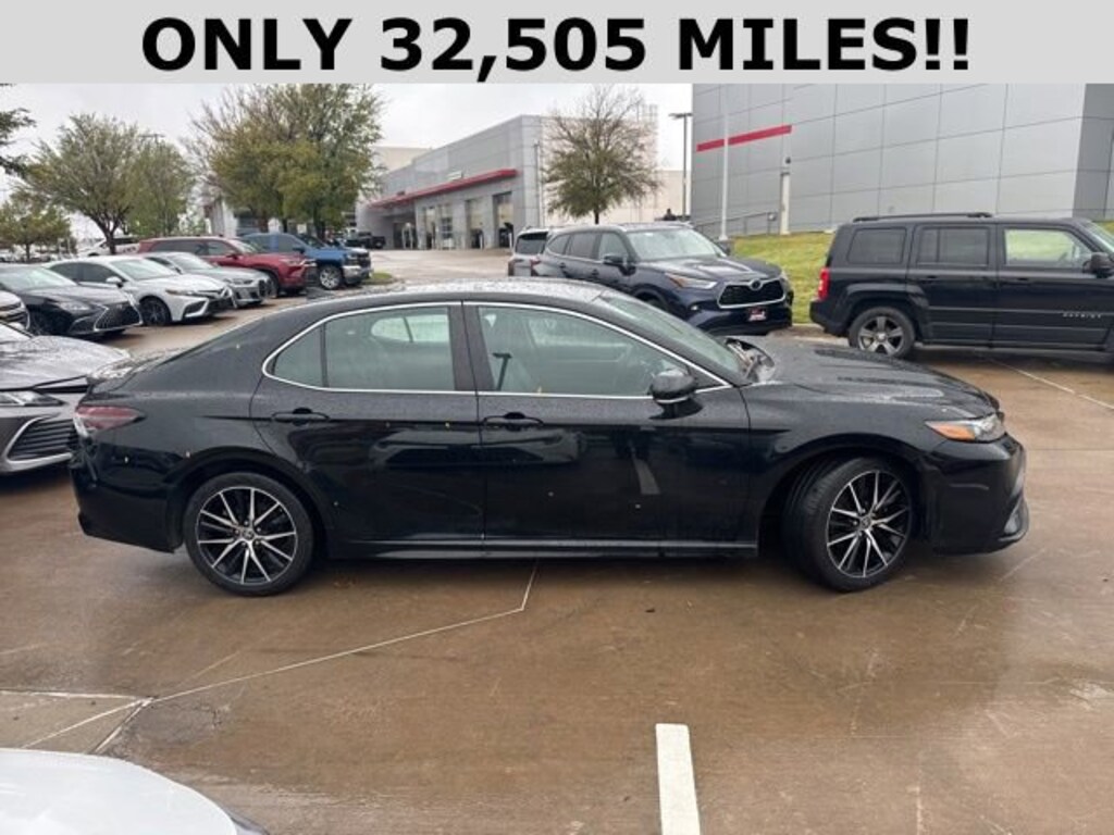 Used 2022 Toyota Camry SE Sedan