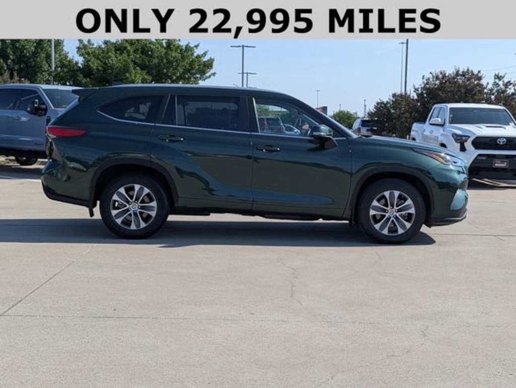 Used 2023 Toyota Highlander XLE SUV