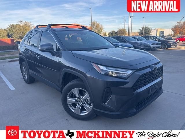 2023 Toyota RAV4 XLE's photo