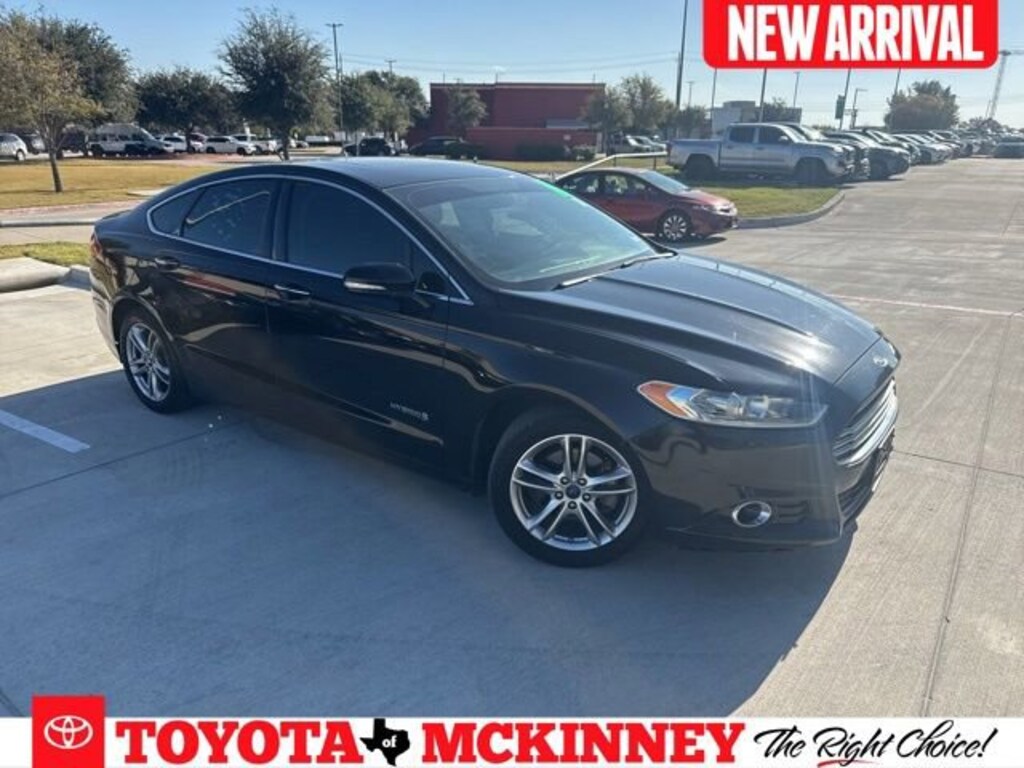 Used 2016 Ford Fusion Hybrid Titanium Sedan