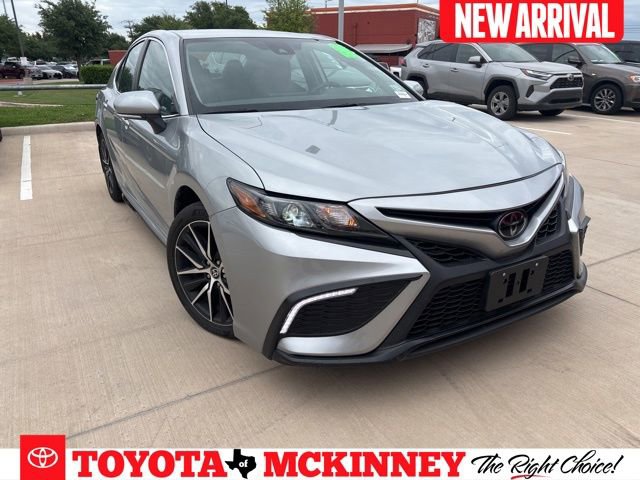 2024 Toyota Camry SE's photo