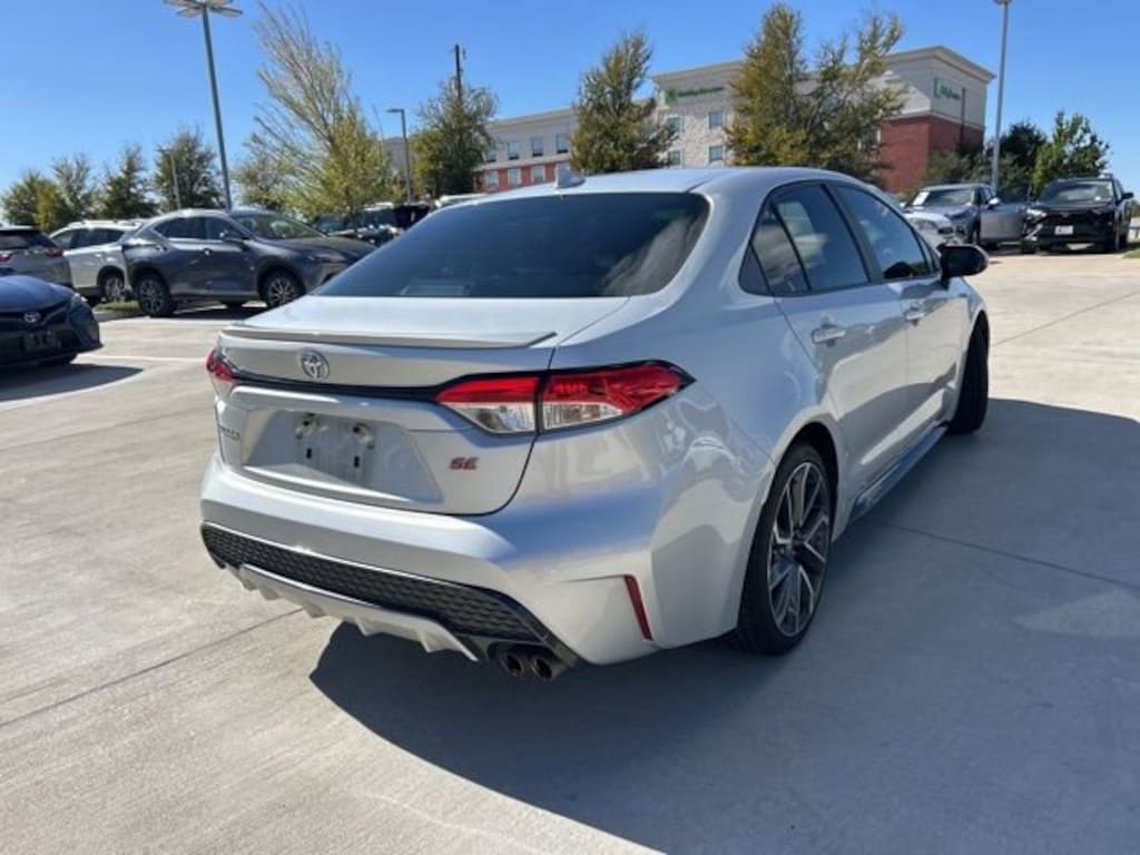 Used 2020 Toyota Corolla SE Sedan