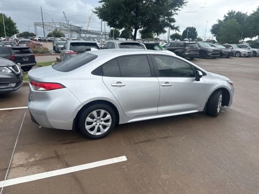 Used 2025 Toyota Corolla Hybrid LE Sedan