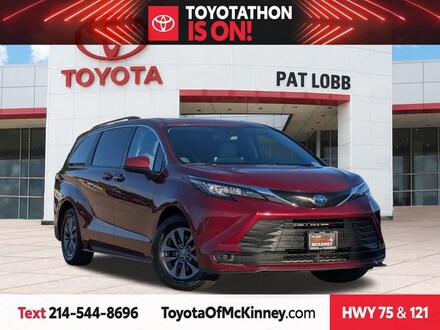 2022 Toyota Sienna LE Van Passenger Van