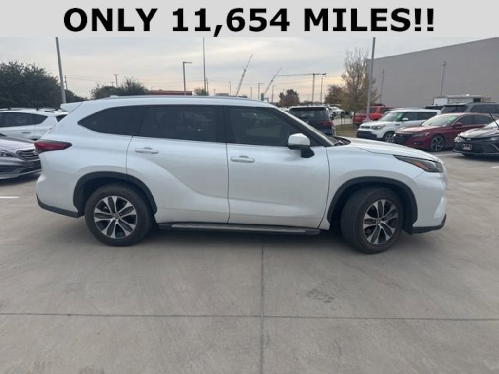Used 2022 Toyota Highlander XLE SUV
