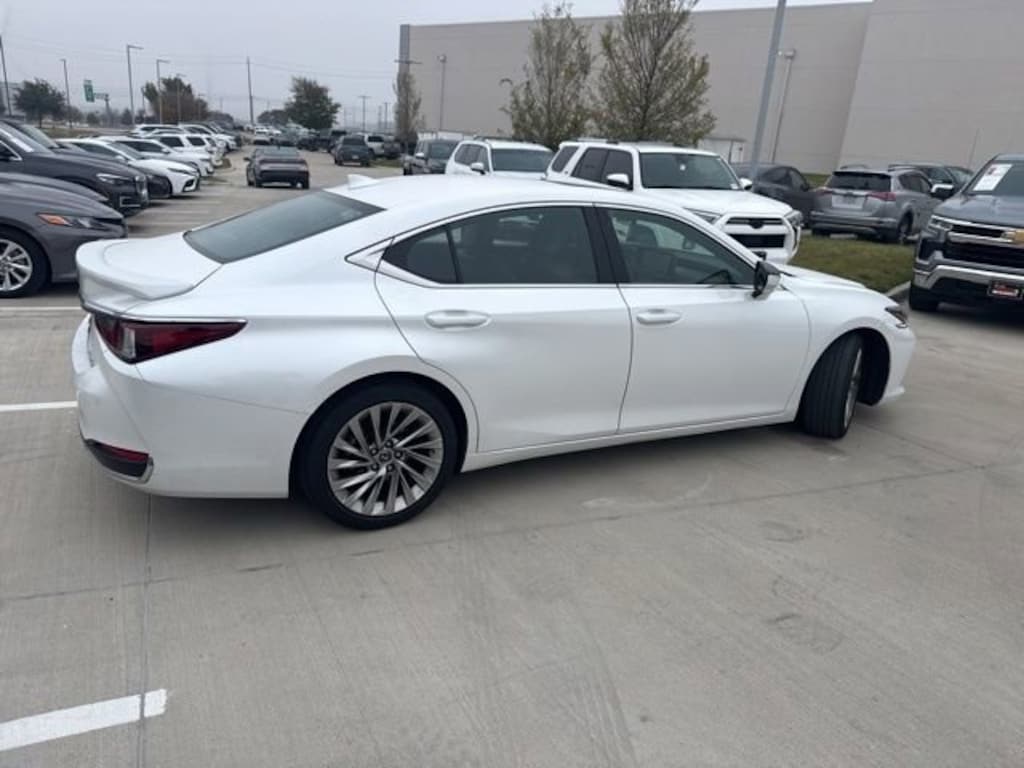 Used 2023 Lexus ES 300h 300h Luxury Sedan