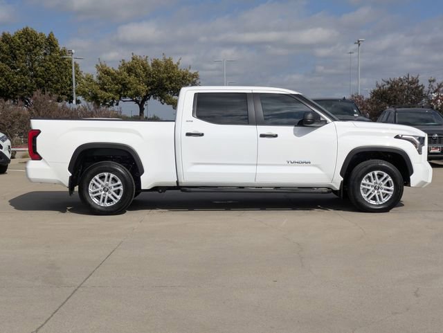 2026 Toyota Tundra SR5 CrewMax photo 4