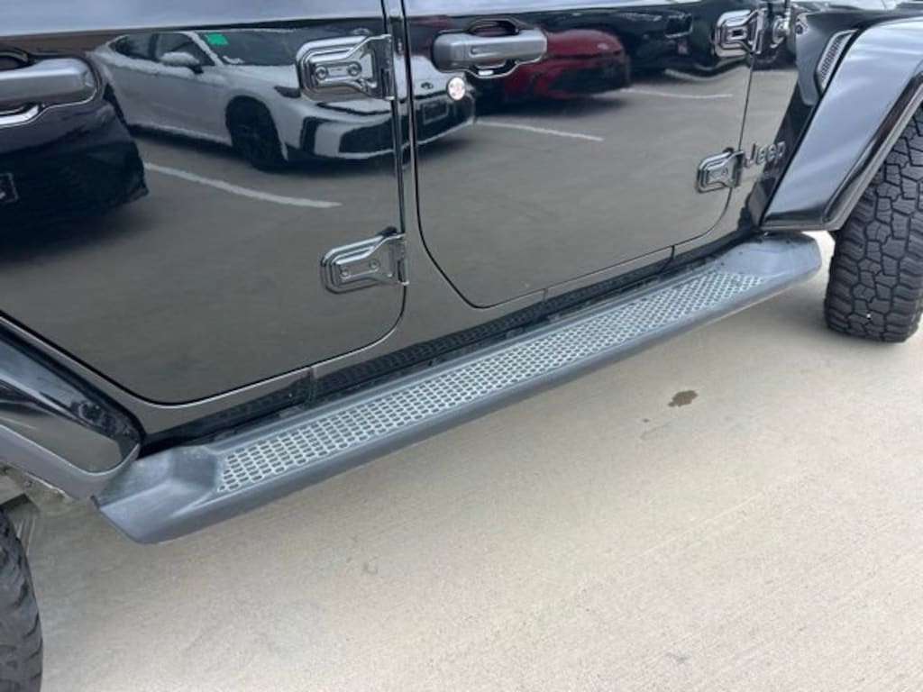 Used 2022 Jeep Wrangler Unlimited Sahara Altitude SUV