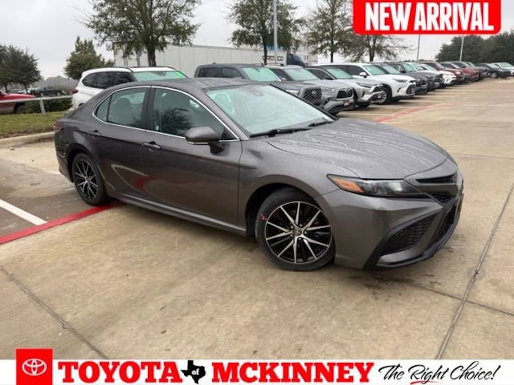 Used 2024 Toyota Camry SE Sedan