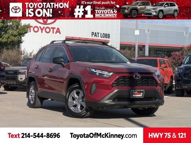 2025 Toyota RAV4 LE's photo
