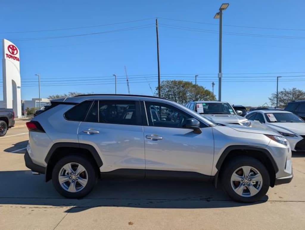 New 2025 Toyota RAV4 Hybrid LE SUV