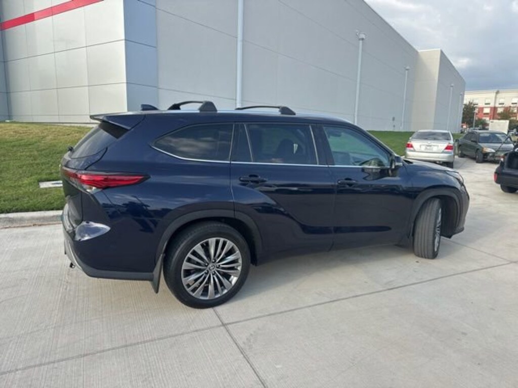 Used 2022 Toyota Highlander Platinum SUV