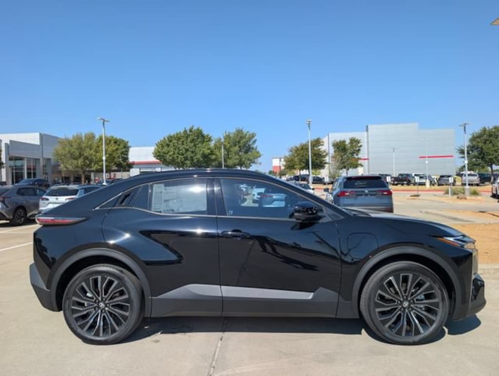 New 2026 Toyota C-HR XSE SUV