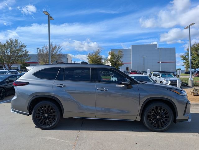 2026 Toyota Highlander XSE photo 3