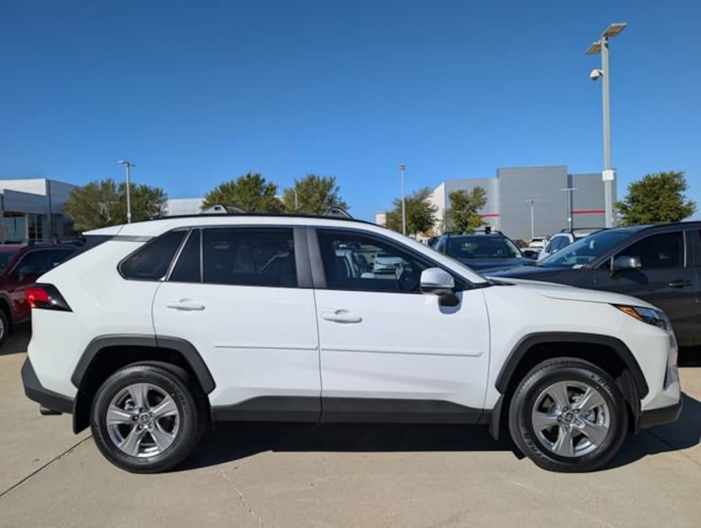 New 2025 Toyota RAV4 XLE SUV