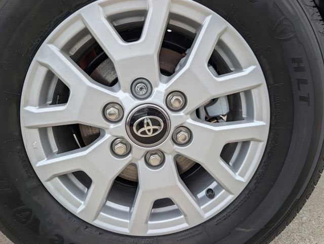 2025 Toyota Tacoma SR5 - Photo 6