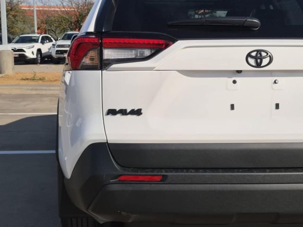 New 2025 Toyota RAV4 XLE SUV